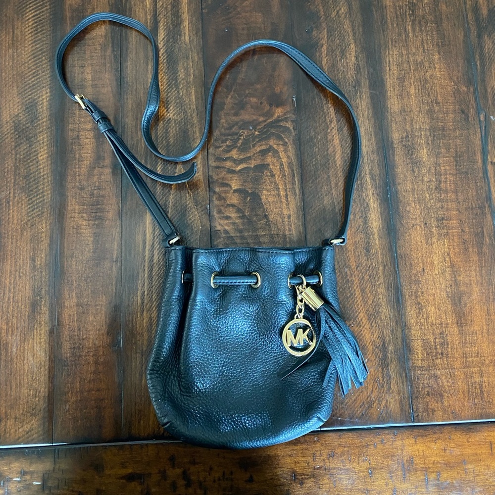 Michael Kors small bucket crossbody bag